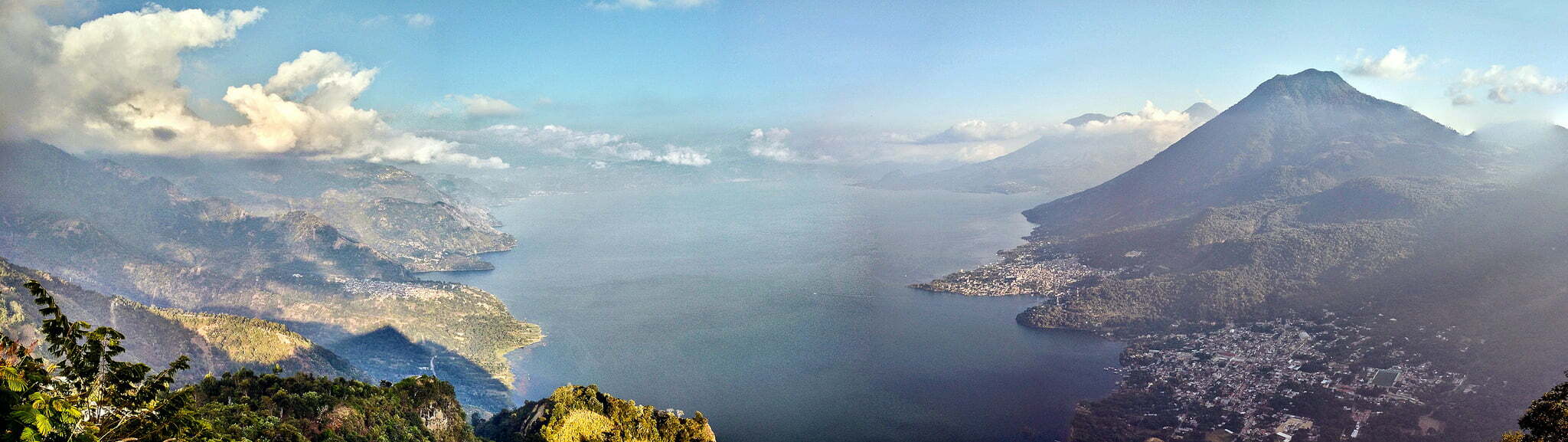 Lago de Atitlán, Flickr user Jeff P